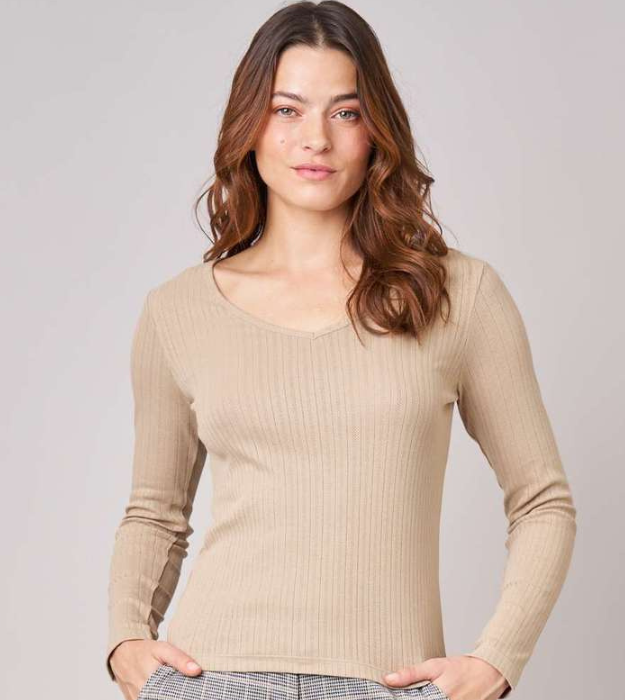 Top Essentiel beige pour femme à col V et manches longues